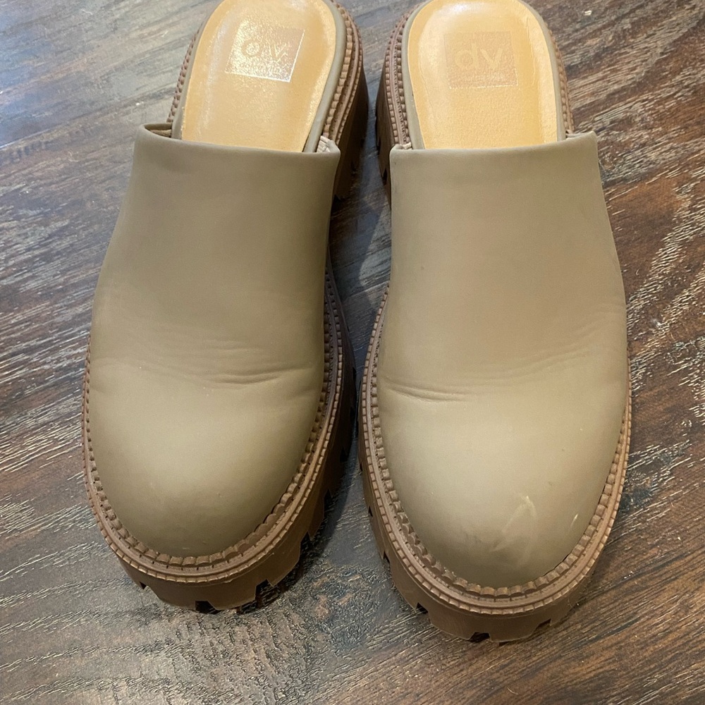 DV by Dolce Vita Women’s Brown Slip-On Clogs